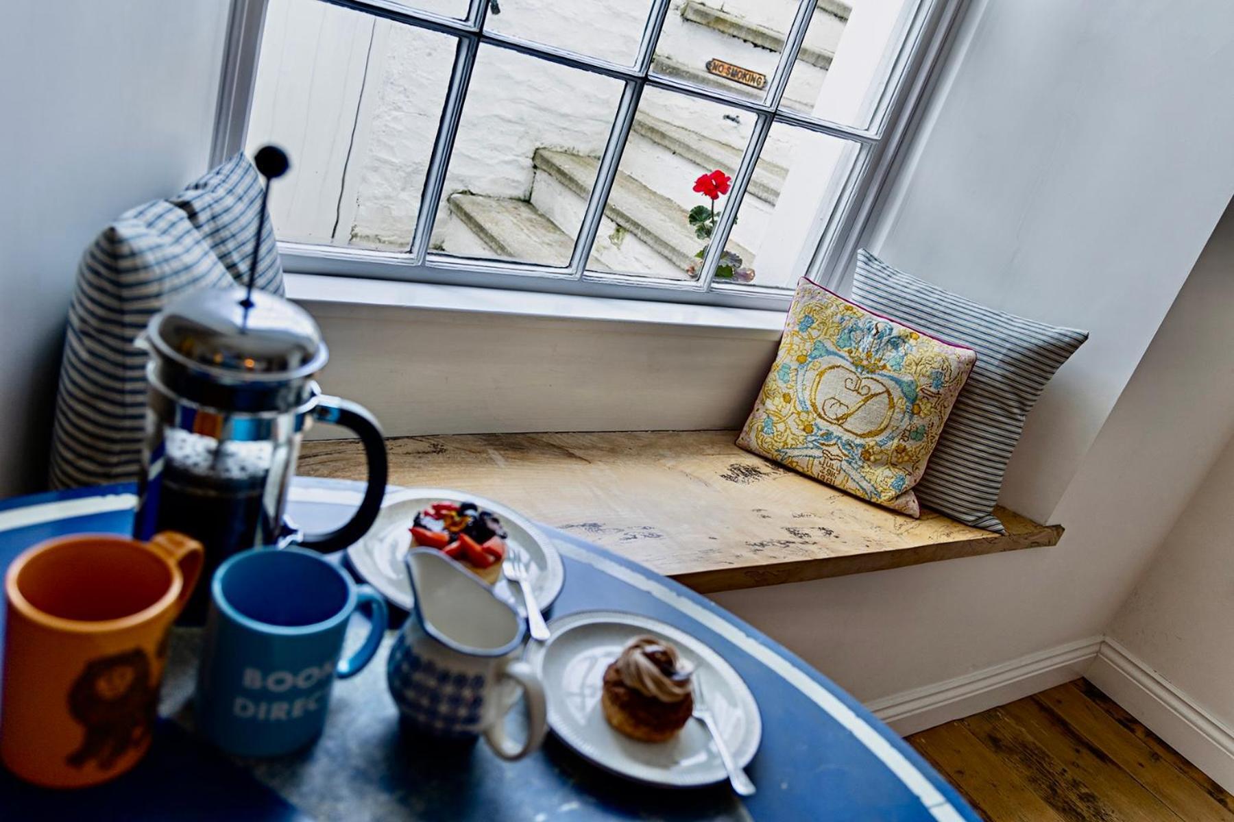 Paramount Apartments Ilfracombe, Arty Seaside Holiday Apartments Zimmer foto