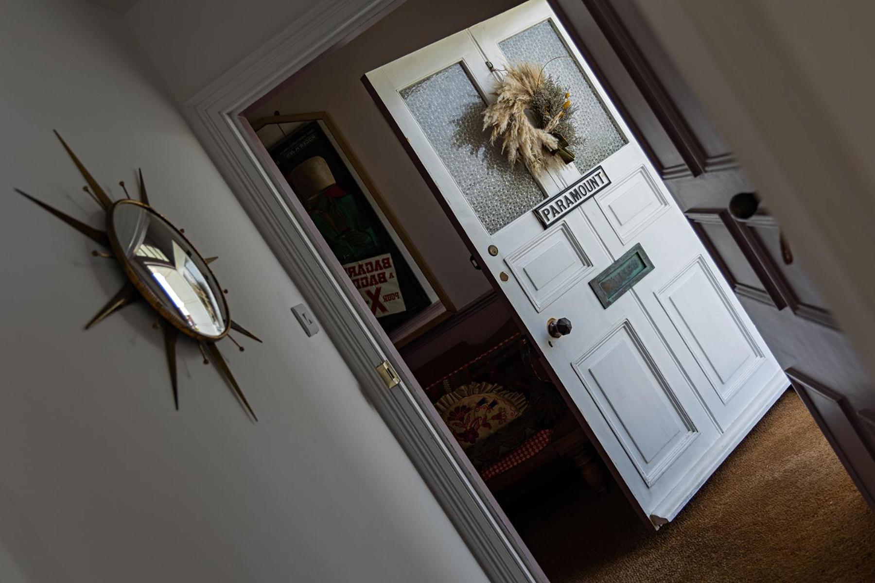 Paramount Apartments Ilfracombe, Arty Seaside Holiday Apartments Zimmer foto